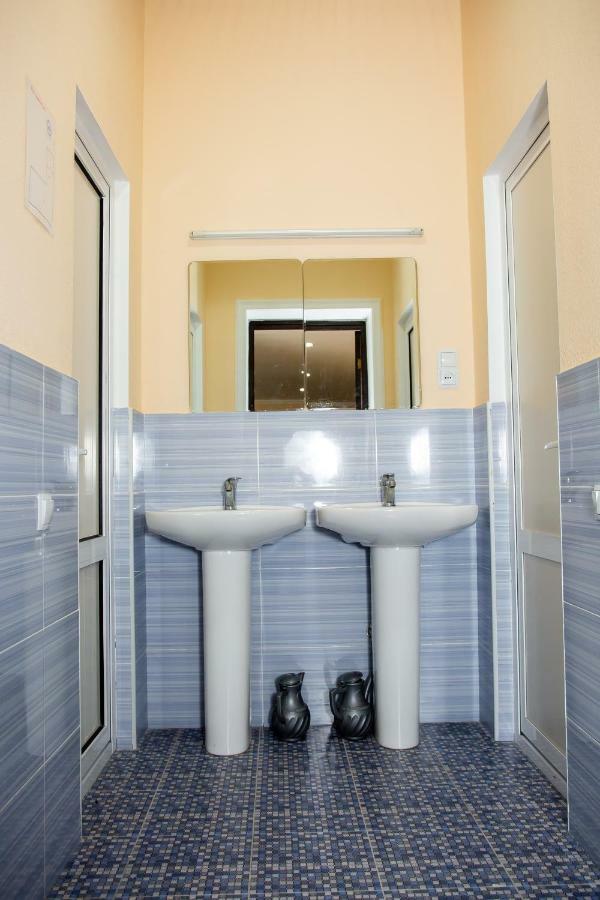 Hostel Bukhara Gold Tashkent Bagian luar foto
